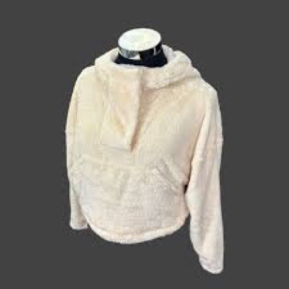 Lole Cream Fuzzy Sweater - Picture 4 of 4